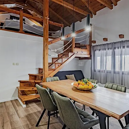 Holiday home Amazing In With House Sea View