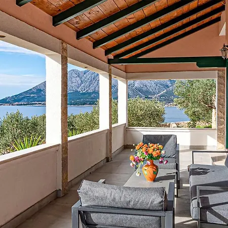Amazing In With House Sea View